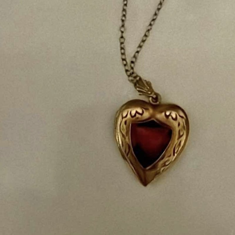 Lorien Well — Bleeding Love cover art